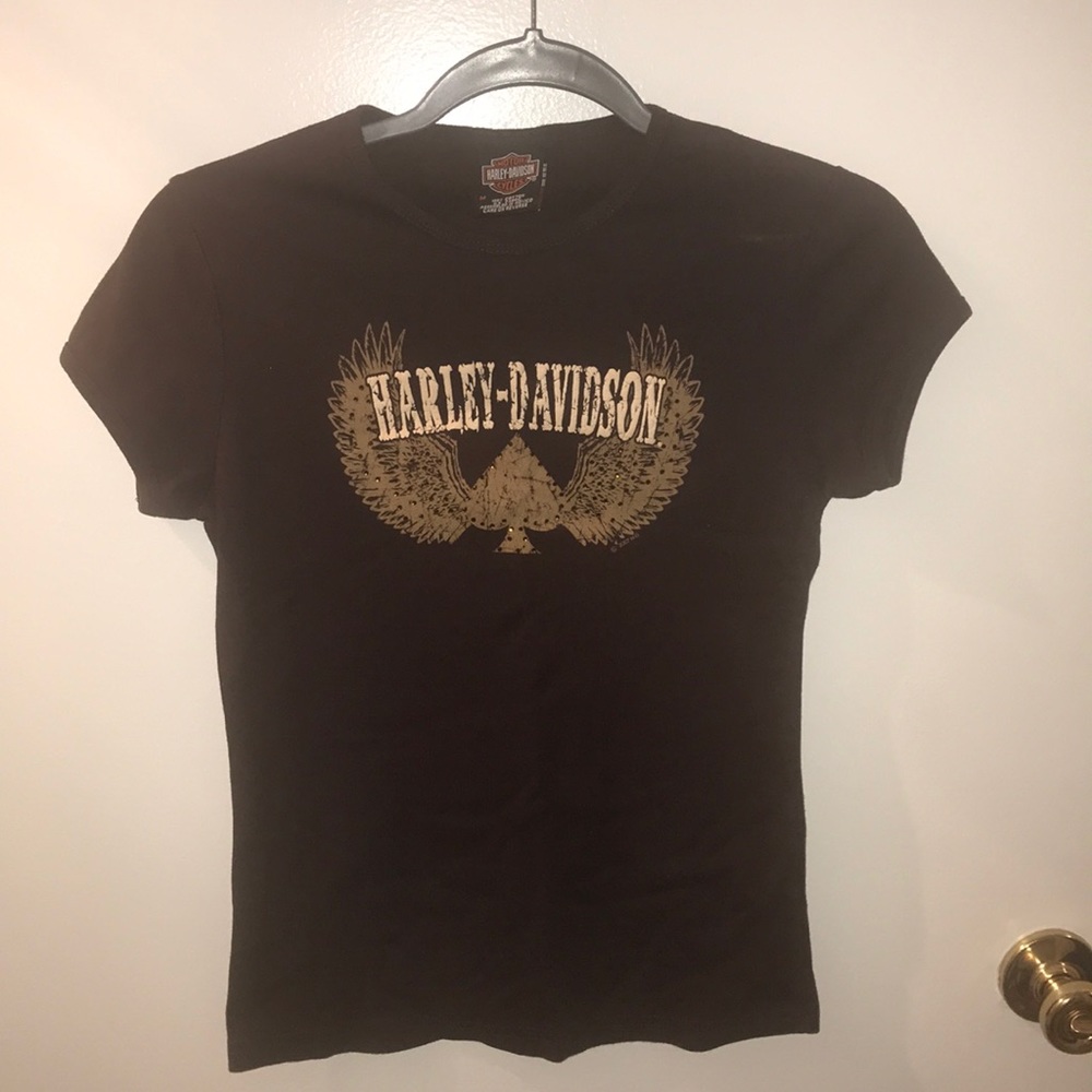 *donated* Women’s Harley-Davidson shirt. Brown.